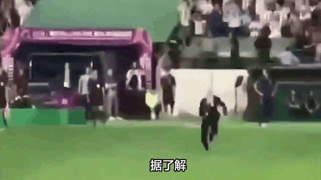 多特蒙德今日表现抢眼，梅西整场无解，教练赛后亲自拥抱